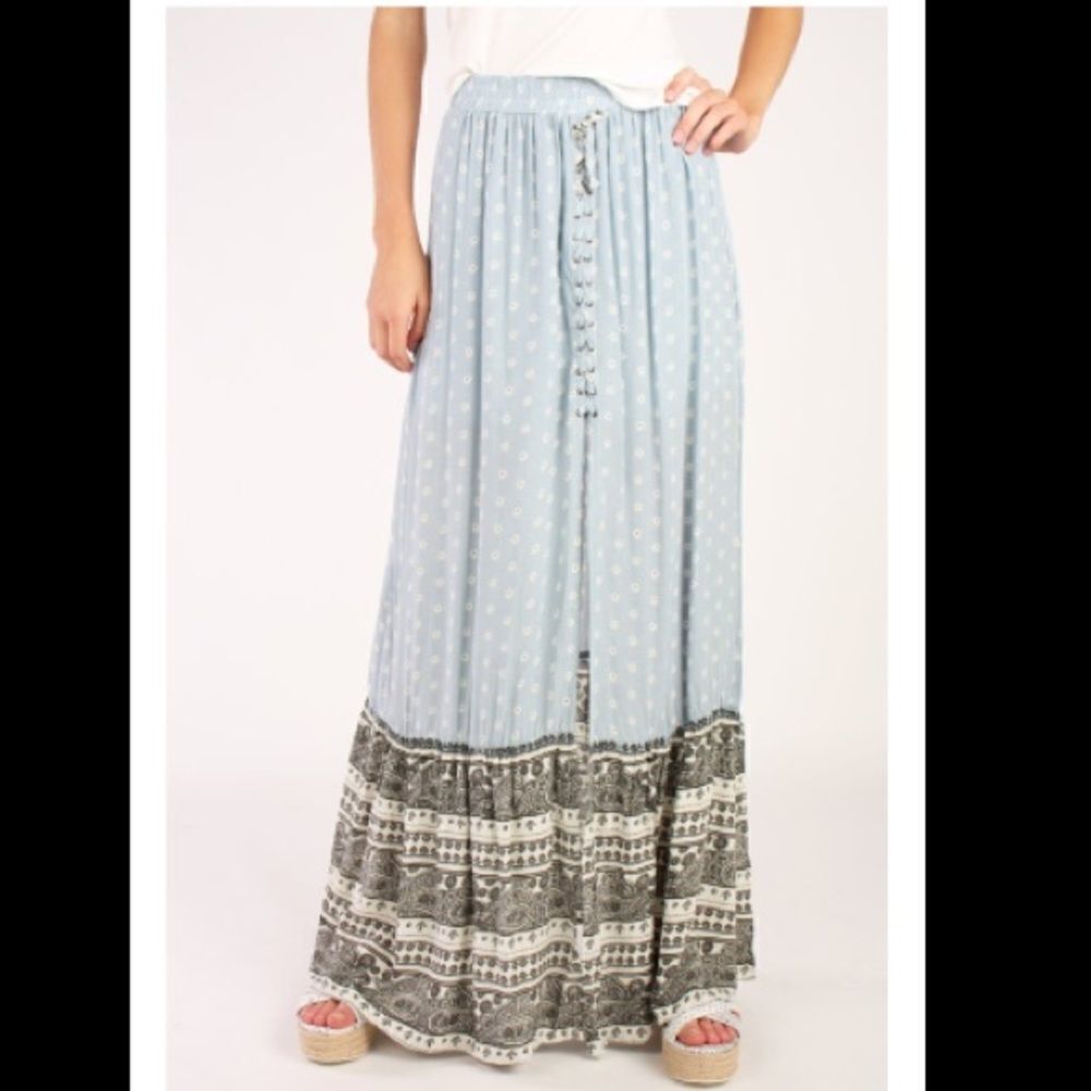 NWT Vintage Havana maxi lace up skirt. Small